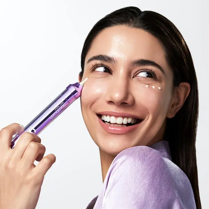 NUMBUZIN_No.9_NAD_Retinol_Volumetox_Eye_Cream_10ml_Skin_Cupid_MODEL.webp